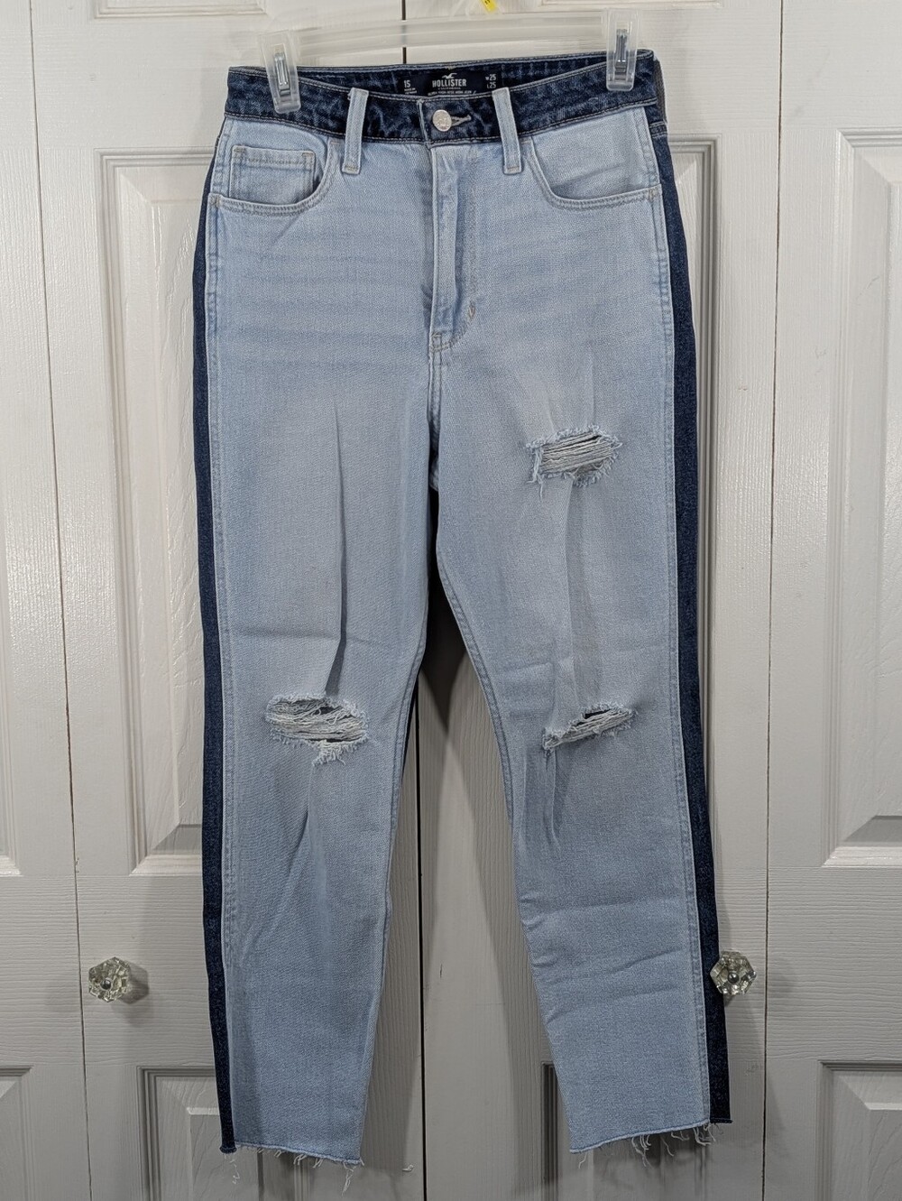 Hollister: Ultra High Rise Mom Jeans - Size 1S - 25/25